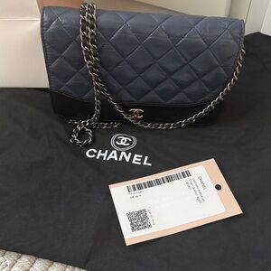 AUTHENTIC *CHANEL Quilted aged calfskin in Navy and Black Gabrielle WOC
